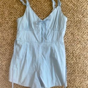 Cute summer romper, in like new condition, size medium